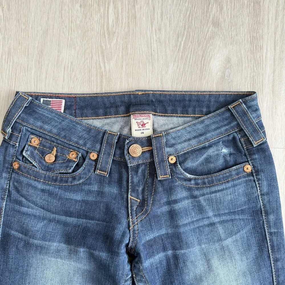 True Religion Billy Jeans Size 26 Low Rise Bootcut Distressed Women EUC - Picture 4 of 16